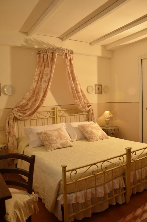 Il Nido Di Anna Hotel ซานจีมิญญาโน ภายนอก รูปภาพ
